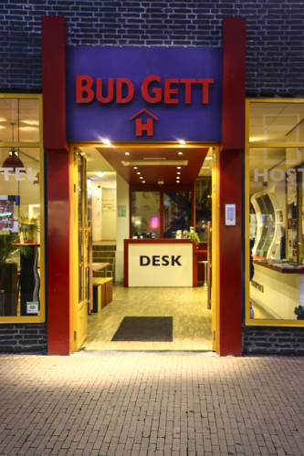 Bud Gett Hostels 