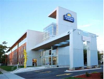 Days Inn and Suites-Hotel of the Arts 