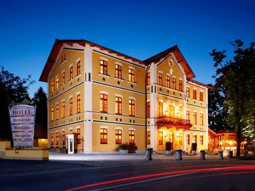 Hotel & Restaurant Waldschloss 