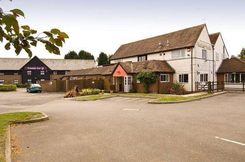 Premier Inn Farnborough West 