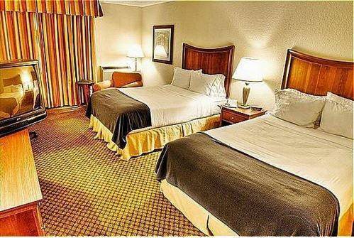 Holiday Inn Express Chicago-Downers Grove 