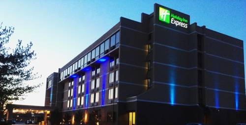 Holiday Inn Express Aberdeen-Chesapeake House 