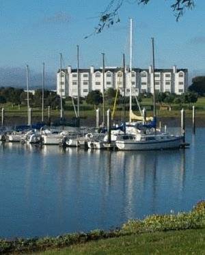 Inn at Oyster Point 