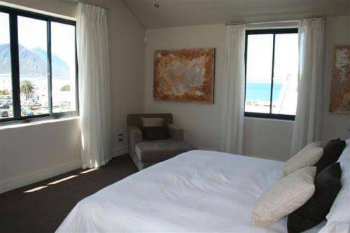 Marine Square Luxury Holiday Suites 