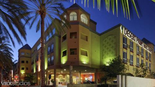 Desert Palms Hotel & Suites Anaheim Resort 