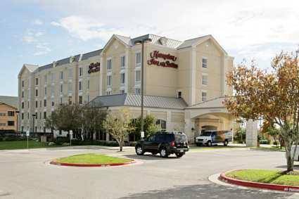 Hampton Inn & Suites-Austin Airport 