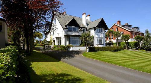 Cairn Bay Lodge 