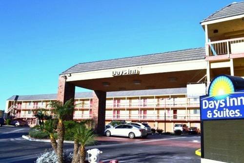 Days Inn & Suites Huntington Beach 