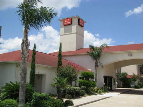 Econo Lodge Inn and Suites Airport 