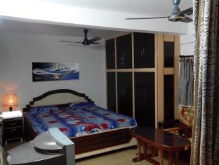 Om Guest House 