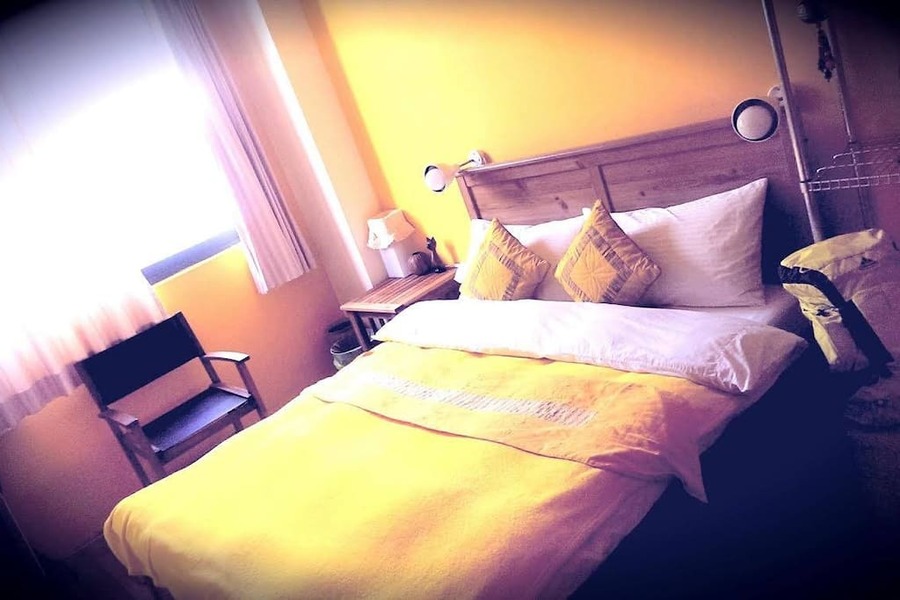 猴子冲浪青年民宿 $ for Room(2人独立卫浴房)@Downtown东大门夜市车站近,Bar美食街,文创园2Y 