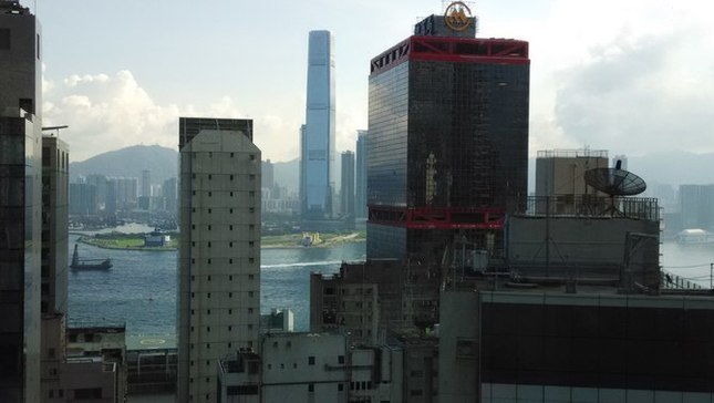 酒店外景，可以看到海 