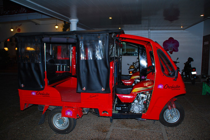 客栈自备的tuktuk车，很漂亮