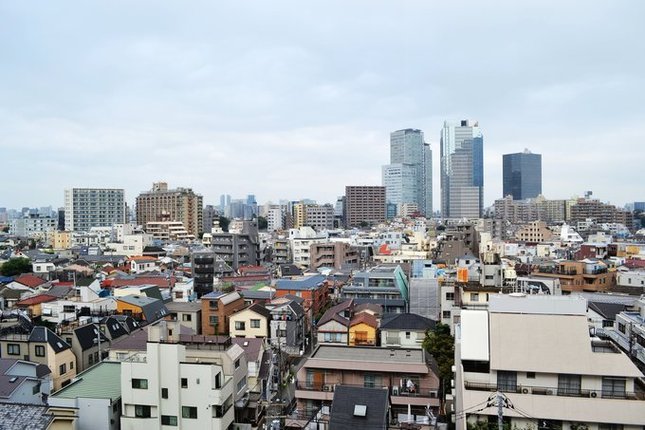 从房间窗户望出去的景色 