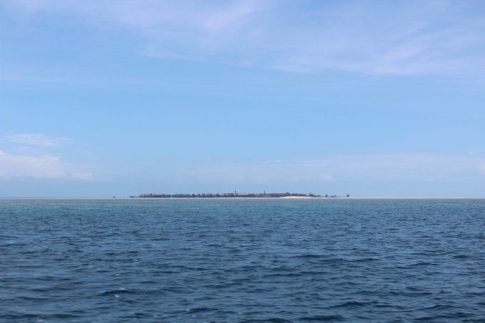 这么远远地望过去，卡帕莱真的很像一座岛屿，这里真可以说是浮潜的圣地。