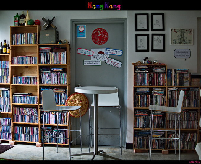 living room，公共的。还有露台哦～ 接下来几天，这里成了我们的欢乐小天地，有空就来个臭美照
