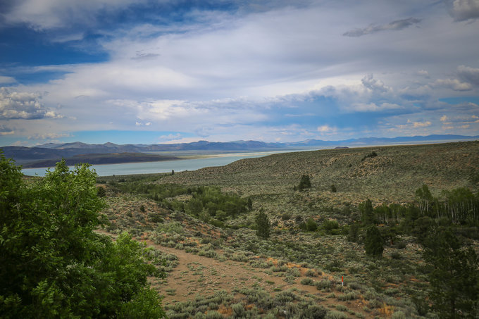 遥望Mono Lake